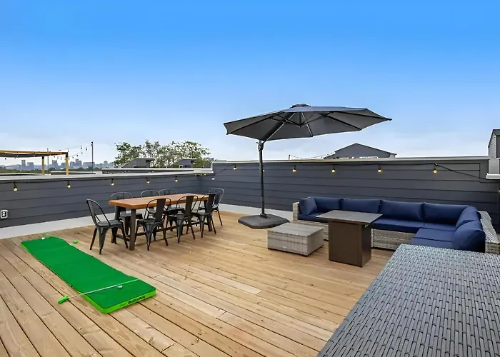 Rooftop Skyline View - Karaoke Stage - 4 Bedroom Nashville